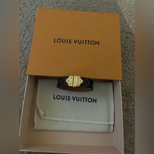 Louis Vuitton ‘Nano Monogram bracelet’ in size 17